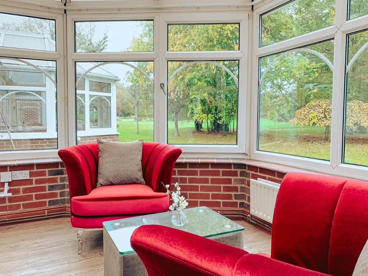 Trivelles Waterhall Country Gatwick Hotel & Airport Parking Crawley