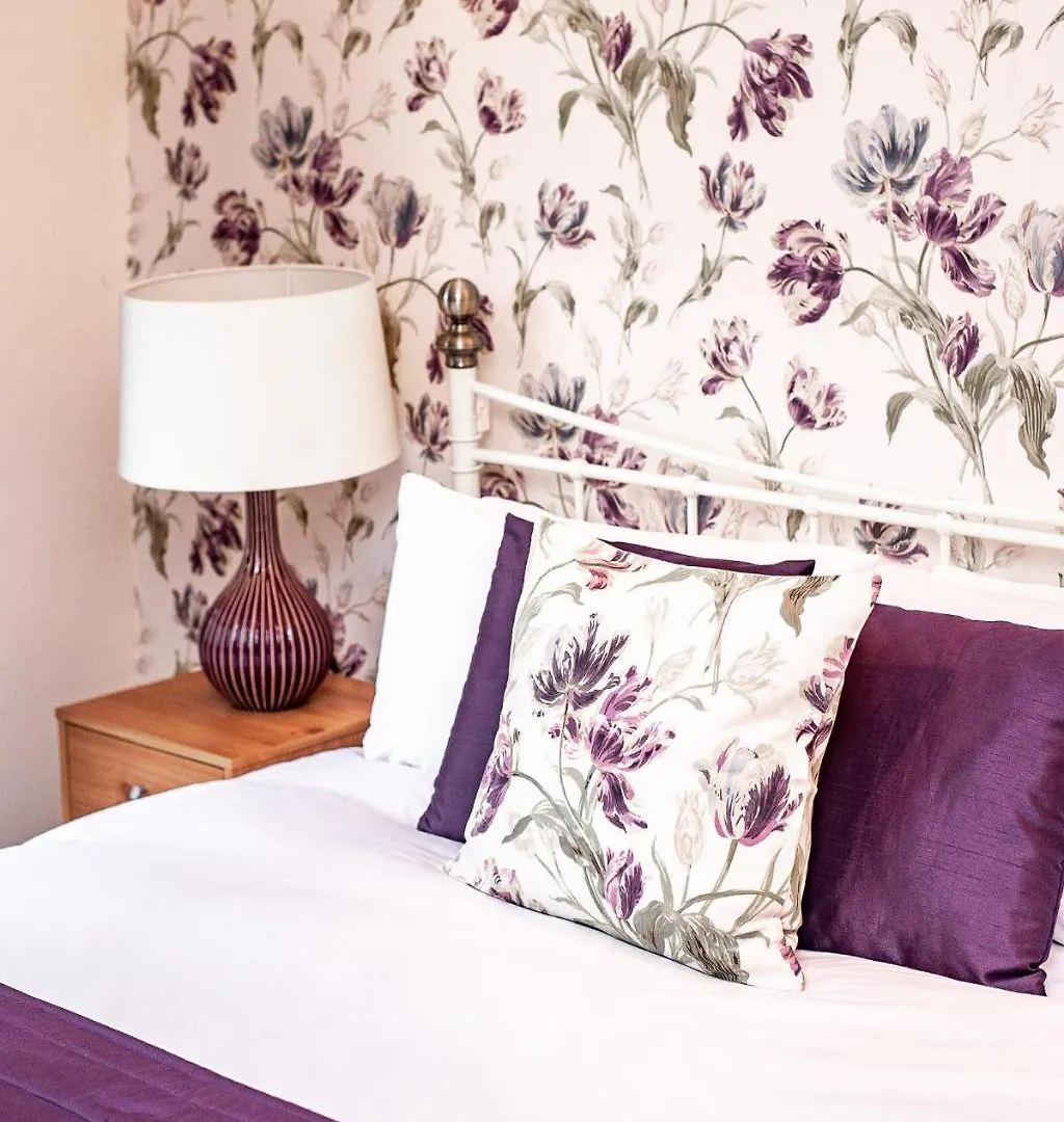 Country house Trivelles Waterhall Country Gatwick Hotel & Airport Parking Crawley  United Kingdom