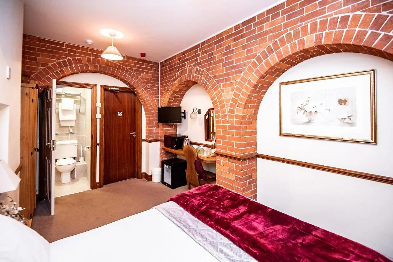 Trivelles Waterhall Country Gatwick Hotel & Airport Parking Crawley