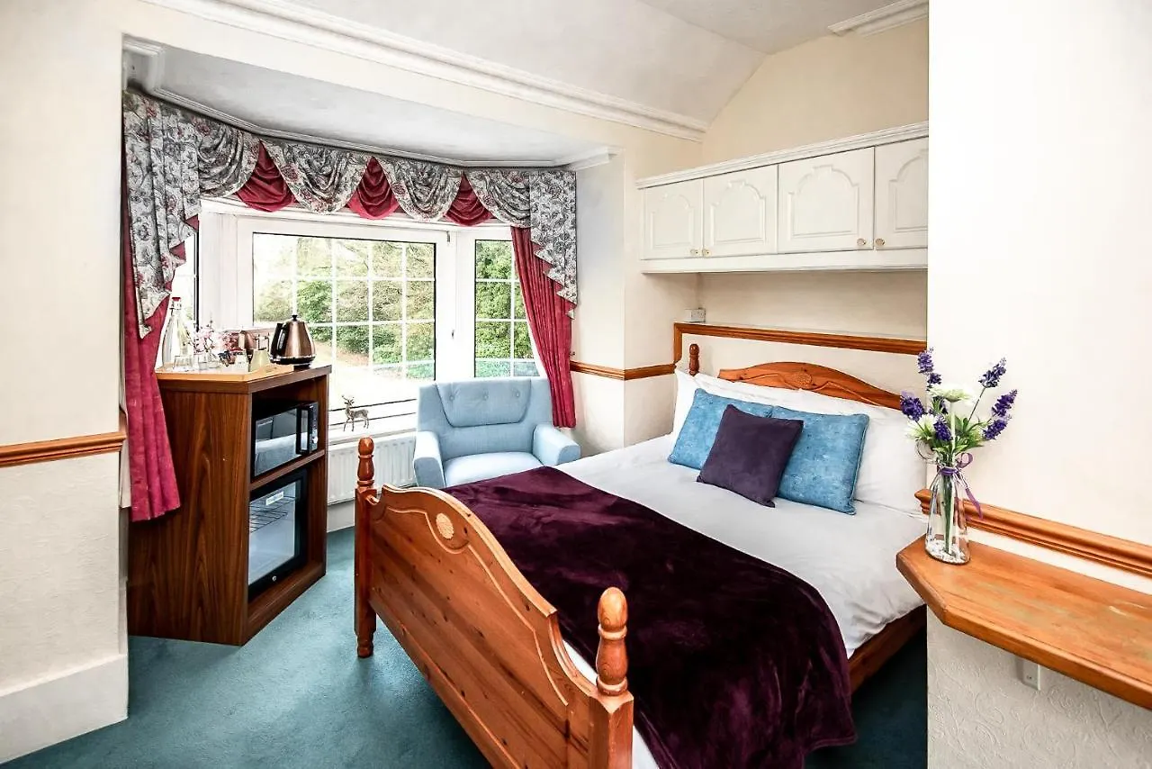 Trivelles Waterhall Country Gatwick Hotel & Airport Parking Crawley  0*, Crawley (West Sussex)