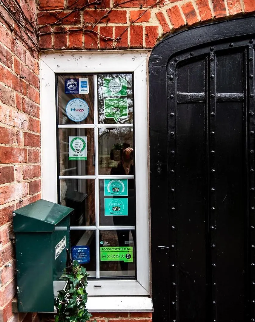Trivelles Waterhall Country Gatwick Hotel & Airport Parking Crawley  Country house