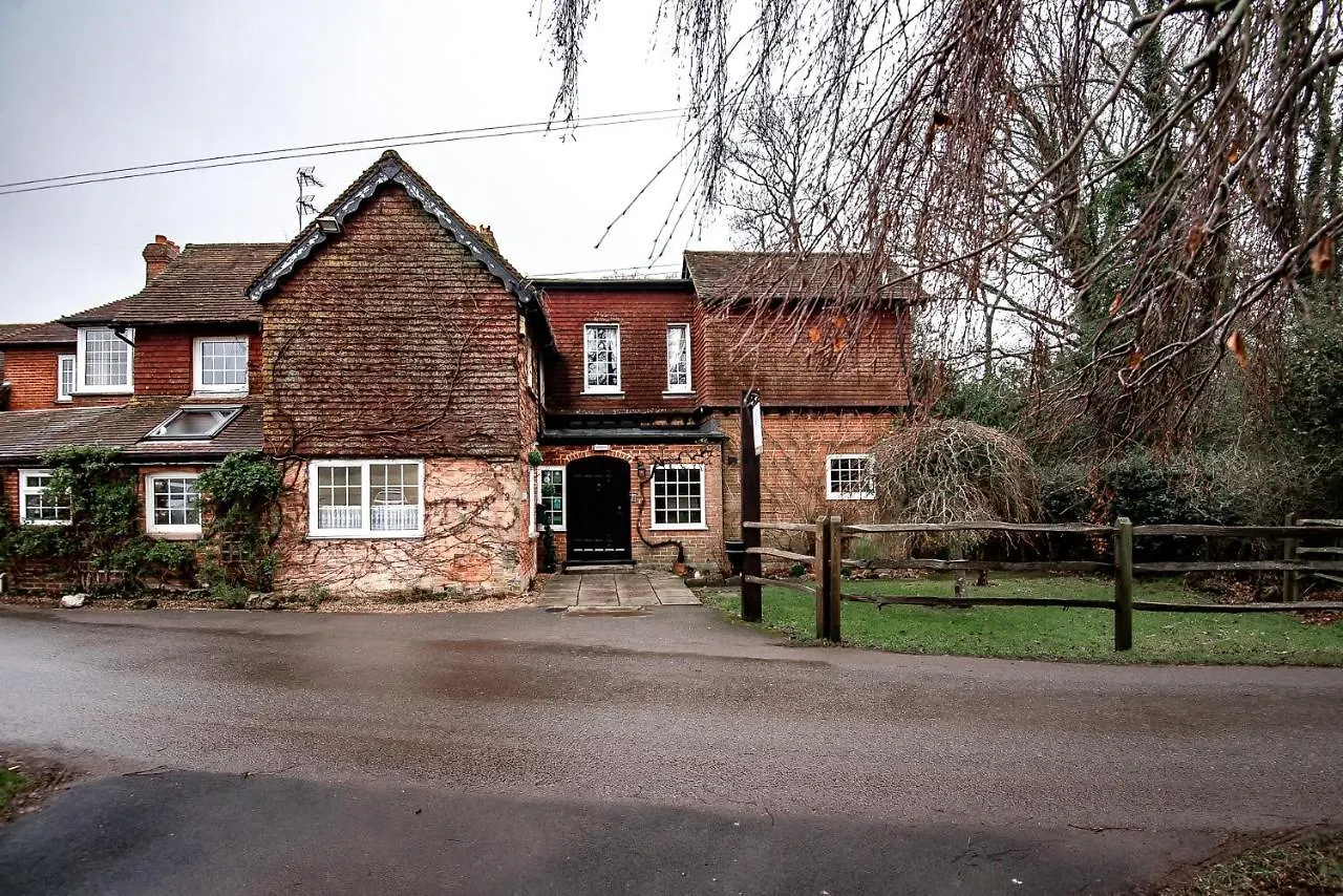Country house Trivelles Waterhall Country Gatwick Hotel & Airport Parking Crawley