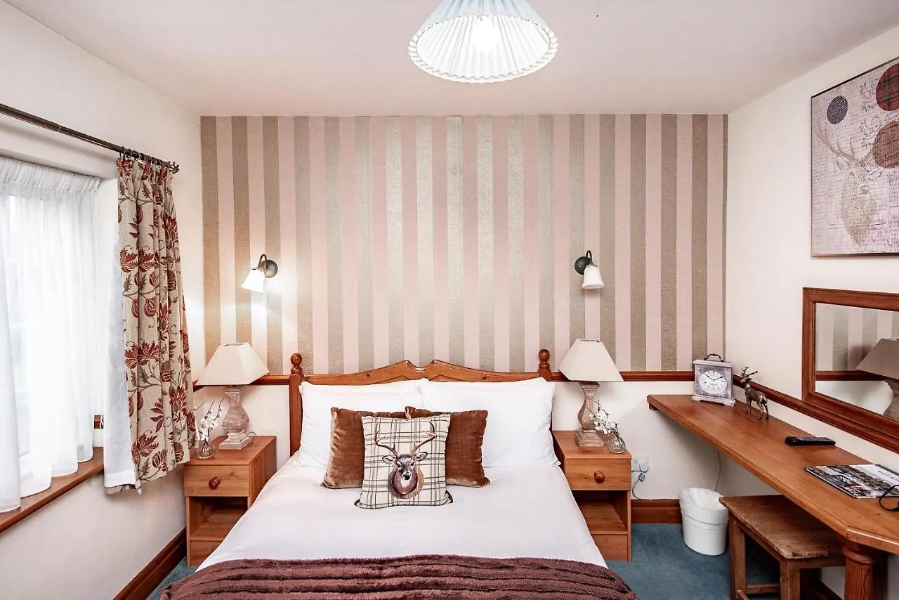 Trivelles Waterhall Country Gatwick Hotel & Airport Parking Crawley