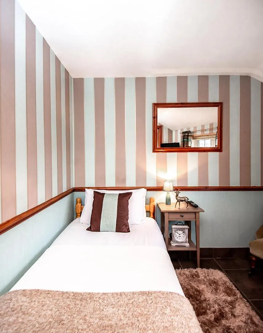 Trivelles Waterhall Country Gatwick Hotel & Airport Parking Crawley  United Kingdom